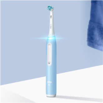 Oral-B | Electric Toothbrush | iO3 Series | Rechargeable | For adults | Number of brush heads included 1 | Number of teeth brush
