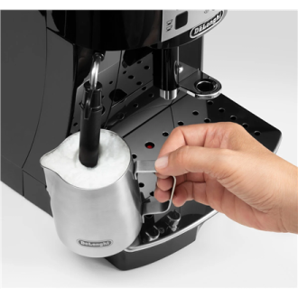 Delonghi | Coffee Maker | ECAM22.112.B Magnifica S | Pump pressure 15 bar | Built-in milk frother | Automatic | 1450 W | Black Delonghi | Coffee Maker | ECAM22.112.B Magnifica S | Pump pressure 15 bar | Built-in milk frother | Automatic | 1450 W | Black