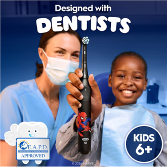 Oral-B Electric Toothbrush with Travel Case, 6Y+ | iO Kids Marvel Spiderman | Rechargeable | For kids | Number of brush heads in