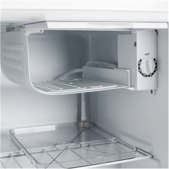 Adler Refrigerator | AD 8096 | Energy efficiency class E | Free standing | Larder | Height 51 cm | Fridge net capacity 45 L | 39 Adler Refrigerator | AD 8096 | Energy efficiency class E | Free standing | Larder | Height 51 cm | Fridge net capacity 45 L | 39