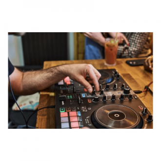 Hercules | DJ controller | DJ Essentials Kit | Speakers | USB connectivity Hercules | DJ controller | DJ Essentials Kit | Speakers | USB connectivity