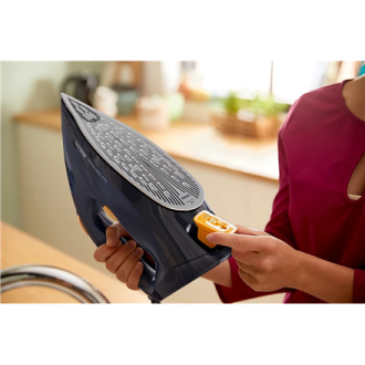 Philips DST7060/20 7000 Series | Steam Iron | 3000 W | Water tank capacity 300 ml | Continuous steam 55 g/min | Steam boost perf Philips DST7060/20 7000 Series | Steam Iron | 3000 W | Water tank capacity 300 ml | Continuous steam 55 g/min | Steam boost perf