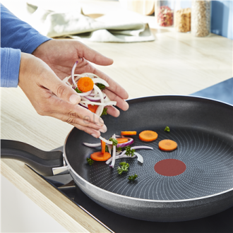 TEFAL Pan | H0560642 | Frying | Diameter 28 cm | Suitable for induction hob | Fixed handle | Black TEFAL Pan | H0560642 | Frying | Diameter 28 cm | Suitable for induction hob | Fixed handle | Black