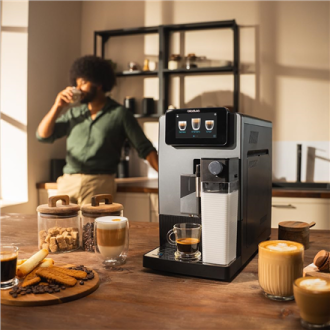Cecotec Coffee machine | Cremmaet Latte Touch | Pump pressure 19 bar | Built-in milk frother | Super-automatic | Black | 1500 W Cecotec Coffee machine | Cremmaet Latte Touch | Pump pressure 19 bar | Built-in milk frother | Super-automatic | Black | 1500 W