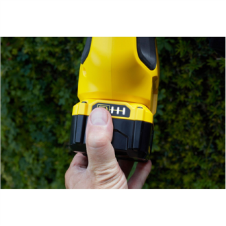 Stanley Telescopic hedge trimmer SFMCPH845B-XJ (without battery and charger) Stanley Telescopic hedge trimmer SFMCPH845B-XJ (without battery and charger)