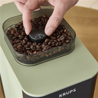 Krups Coffee Maker | SA401LE0 Crush | Pump pressure 15 bar | Automatic | Black/Green | 1370 W Krups Coffee Maker | SA401LE0 Crush | Pump pressure 15 bar | Automatic | Black/Green | 1370 W
