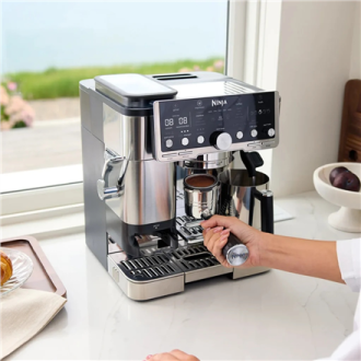 NINJA | Coffee Maker | ES701EU Luxe Caf Pro | Pump pressure 9 bar | Built-in milk frother | Ground | 1650 W | Black/Stainless St NINJA | Coffee Maker | ES701EU Luxe Caf Pro | Pump pressure 9 bar | Built-in milk frother | Ground | 1650 W | Black/Stainless St